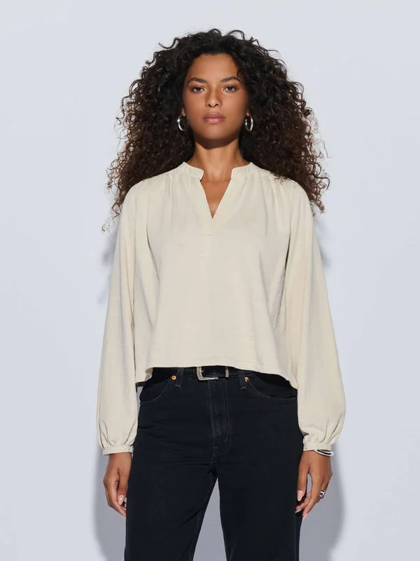 Mega Discount MAYA V NECK TOP