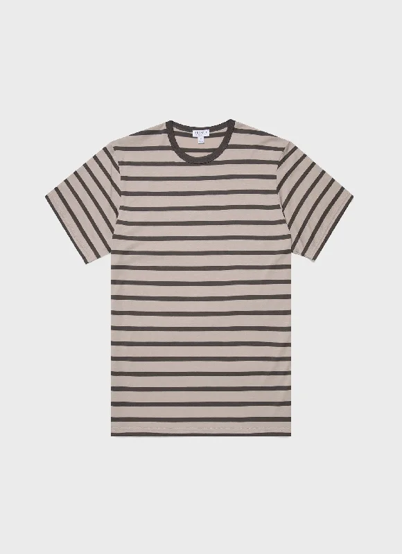 Weekend Deals to Make You Happy Men's Classic T-shirt in Ash Grey/Charcoal