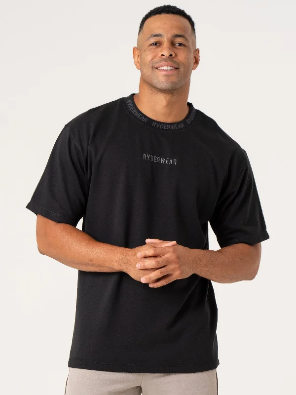 Weekend Bargains to Grab Pursuit Fleece T-Shirt - Black
