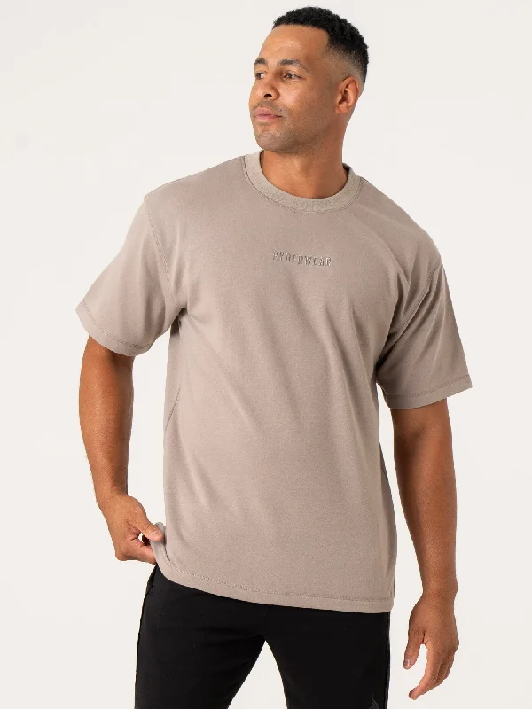 Weekend Specials to Relish Pursuit Fleece T-Shirt - Taupe